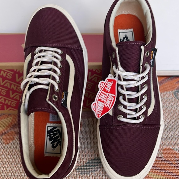 Vans Men’s Old Skool
Cordura Port Royale/Marsh
VN0A4BW2DOQ
Sneakers - Picture 12 of 16